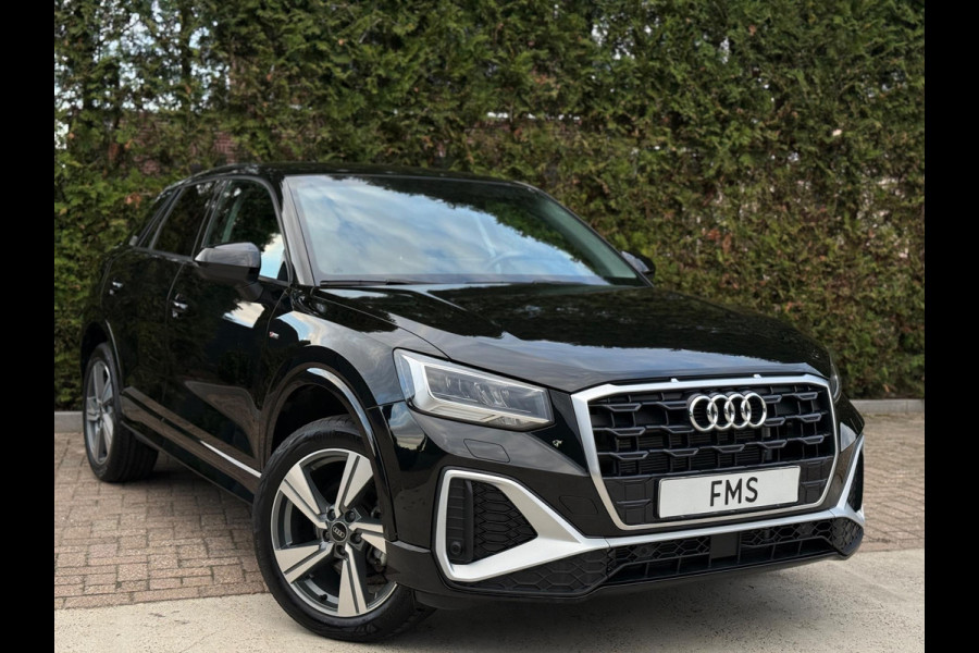 Audi Q2 35 TFSI S-Line CarPlay Camera