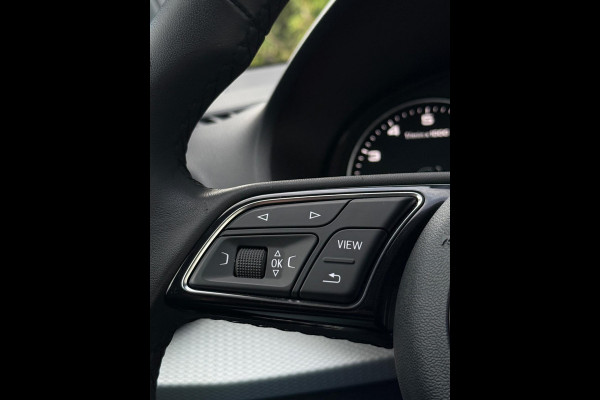 Audi Q2 35 TFSI S-Line CarPlay Camera