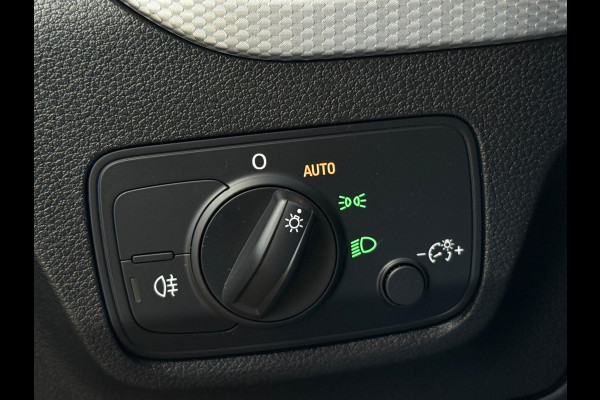 Audi Q2 35 TFSI S-Line CarPlay Camera