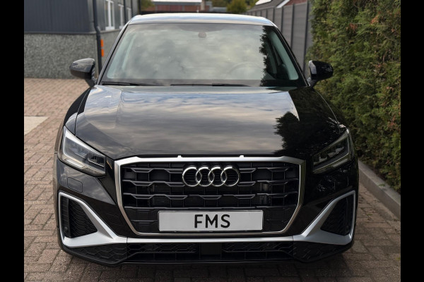 Audi Q2 35 TFSI S-Line CarPlay Camera