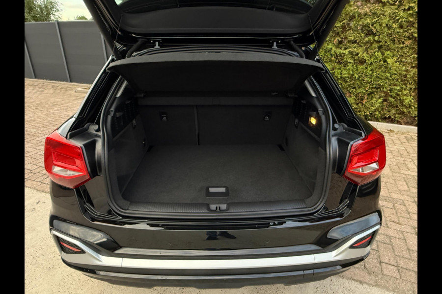Audi Q2 35 TFSI S-Line CarPlay Camera
