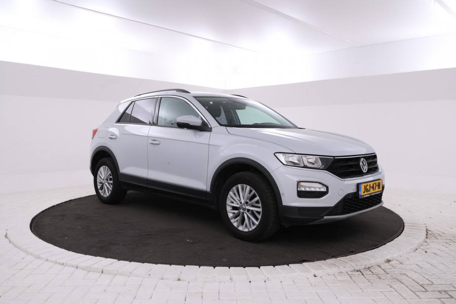 Volkswagen T-Roc 1.5 TSI Sport Automaat, Apple carplay, Panorama Volkswagen T-Roc 1.5 TSI Sport Automaat, Apple carplay, Panorama