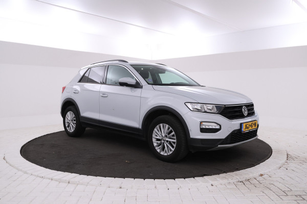 Volkswagen T-Roc 1.5 TSI Sport Automaat, Apple carplay, Panorama Volkswagen T-Roc 1.5 TSI Sport Automaat, Apple carplay, Panorama