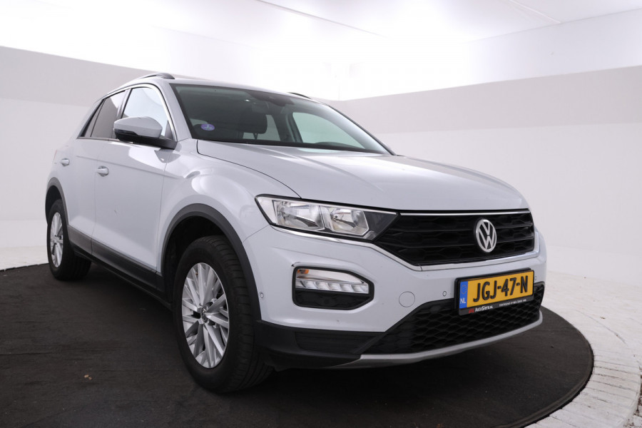 Volkswagen T-Roc 1.5 TSI Sport Automaat, Apple carplay, Panorama Volkswagen T-Roc 1.5 TSI Sport Automaat, Apple carplay, Panorama