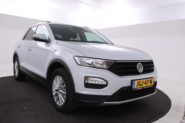 Volkswagen T-Roc 1.5 TSI Sport Automaat, Apple carplay, Panorama Volkswagen T-Roc 1.5 TSI Sport Automaat, Apple carplay, Panorama