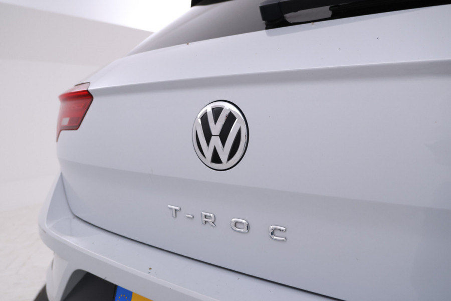 Volkswagen T-Roc 1.5 TSI Sport Automaat, Apple carplay, Panorama Volkswagen T-Roc 1.5 TSI Sport Automaat, Apple carplay, Panorama