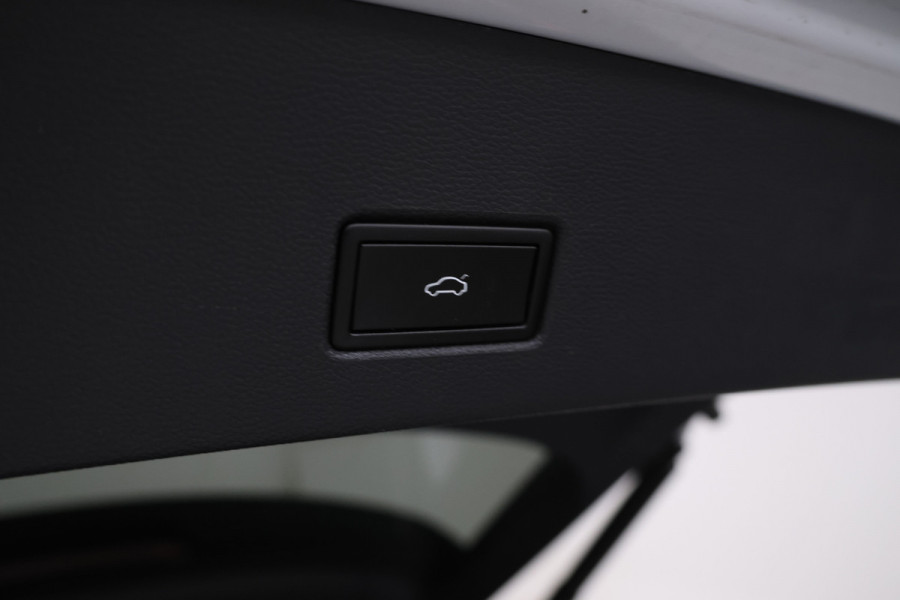 Volkswagen T-Roc 1.5 TSI Sport Automaat, Apple carplay, Panorama Volkswagen T-Roc 1.5 TSI Sport Automaat, Apple carplay, Panorama