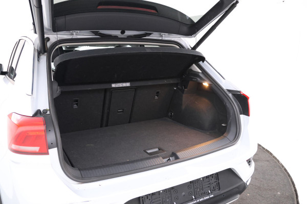Volkswagen T-Roc 1.5 TSI Sport Automaat, Apple carplay, Panorama Volkswagen T-Roc 1.5 TSI Sport Automaat, Apple carplay, Panorama