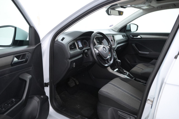 Volkswagen T-Roc 1.5 TSI Sport Automaat, Apple carplay, Panorama Volkswagen T-Roc 1.5 TSI Sport Automaat, Apple carplay, Panorama