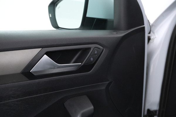 Volkswagen T-Roc 1.5 TSI Sport Automaat, Apple carplay, Panorama Volkswagen T-Roc 1.5 TSI Sport Automaat, Apple carplay, Panorama