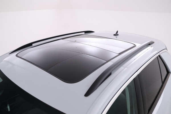 Volkswagen T-Roc 1.5 TSI Sport Automaat, Apple carplay, Panorama Volkswagen T-Roc 1.5 TSI Sport Automaat, Apple carplay, Panorama