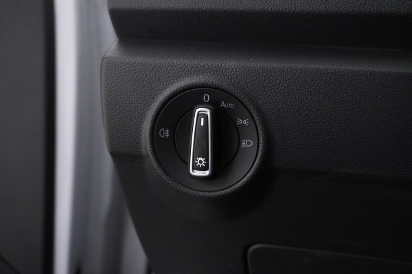 Volkswagen T-Roc 1.5 TSI Sport Automaat, Apple carplay, Panorama Volkswagen T-Roc 1.5 TSI Sport Automaat, Apple carplay, Panorama