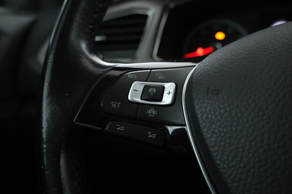 Volkswagen T-Roc 1.5 TSI Sport Automaat, Apple carplay, Panorama Volkswagen T-Roc 1.5 TSI Sport Automaat, Apple carplay, Panorama
