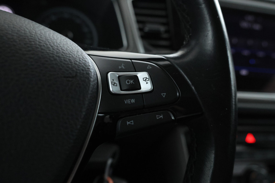 Volkswagen T-Roc 1.5 TSI Sport Automaat, Apple carplay, Panorama Volkswagen T-Roc 1.5 TSI Sport Automaat, Apple carplay, Panorama
