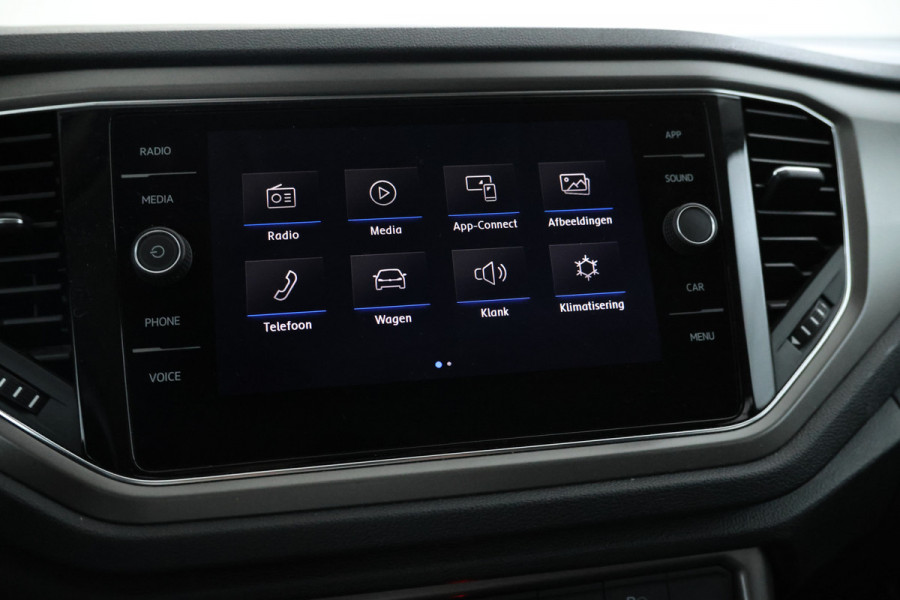 Volkswagen T-Roc 1.5 TSI Sport Automaat, Apple carplay, Panorama Volkswagen T-Roc 1.5 TSI Sport Automaat, Apple carplay, Panorama