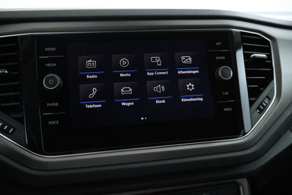 Volkswagen T-Roc 1.5 TSI Sport Automaat, Apple carplay, Panorama Volkswagen T-Roc 1.5 TSI Sport Automaat, Apple carplay, Panorama
