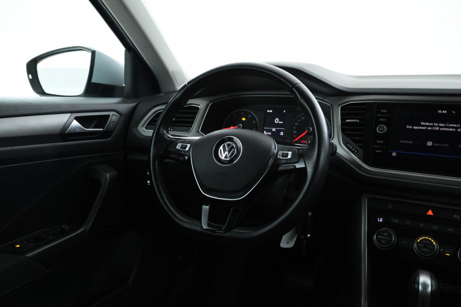 Volkswagen T-Roc 1.5 TSI Sport Automaat, Apple carplay, Panorama Volkswagen T-Roc 1.5 TSI Sport Automaat, Apple carplay, Panorama