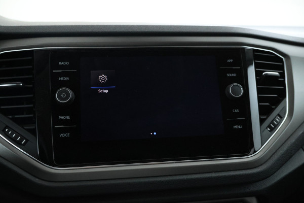 Volkswagen T-Roc 1.5 TSI Sport Automaat, Apple carplay, Panorama Volkswagen T-Roc 1.5 TSI Sport Automaat, Apple carplay, Panorama