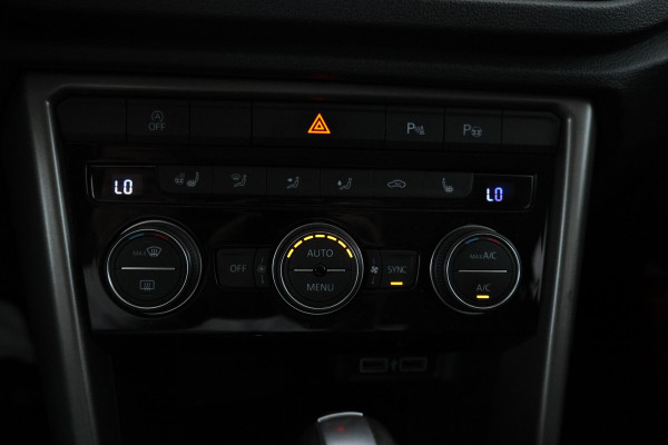 Volkswagen T-Roc 1.5 TSI Sport Automaat, Apple carplay, Panorama Volkswagen T-Roc 1.5 TSI Sport Automaat, Apple carplay, Panorama
