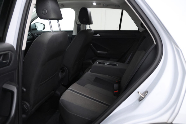 Volkswagen T-Roc 1.5 TSI Sport Automaat, Apple carplay, Panorama Volkswagen T-Roc 1.5 TSI Sport Automaat, Apple carplay, Panorama