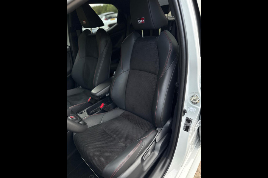 Toyota Yaris 1.5 Hybrid GR Sport CarPlay Camera