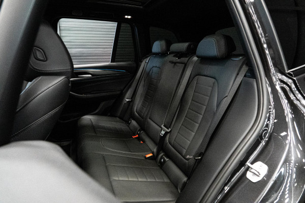 BMW X3 xDrive30e *M-Sport / Panorama / Harman Kardon / Keyless / HUD / Surround-View / Laserverlichting*