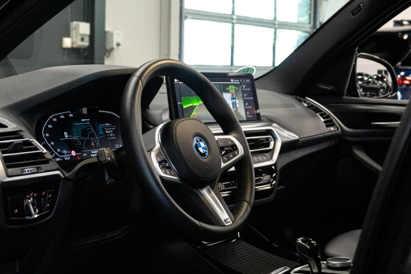 BMW X3 xDrive30e *M-Sport / Panorama / Harman Kardon / Keyless / HUD / Surround-View / Laserverlichting*