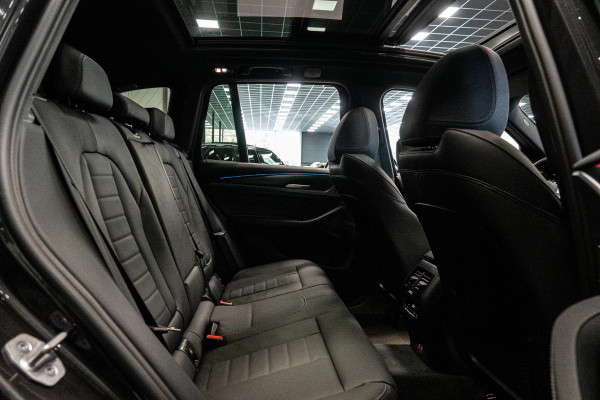BMW X3 xDrive30e *M-Sport / Panorama / Harman Kardon / Keyless / HUD / Surround-View / Laserverlichting*