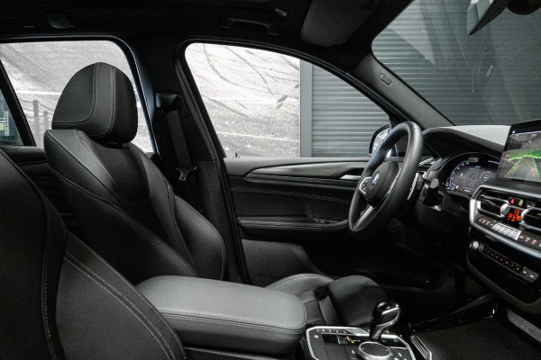 BMW X3 xDrive30e *M-Sport / Panorama / Harman Kardon / Keyless / HUD / Surround-View / Laserverlichting*