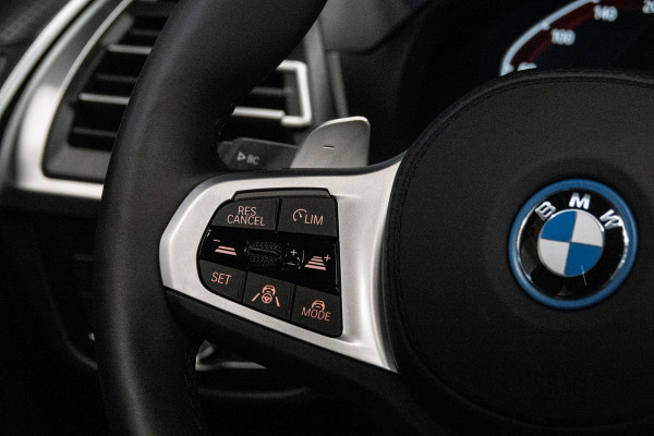 BMW X3 xDrive30e *M-Sport / Panorama / Harman Kardon / Keyless / HUD / Surround-View / Laserverlichting*