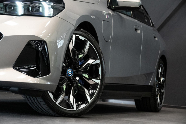 BMW 5 Serie 550e xDrive *M-Sport Pro / Bowers & Wilkins / HUD / Memory / Stoelventilatie*