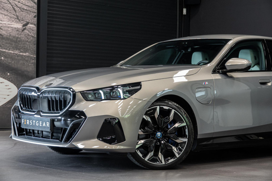 BMW 5 Serie 550e xDrive *M-Sport Pro / Bowers & Wilkins / HUD / Memory / Stoelventilatie*