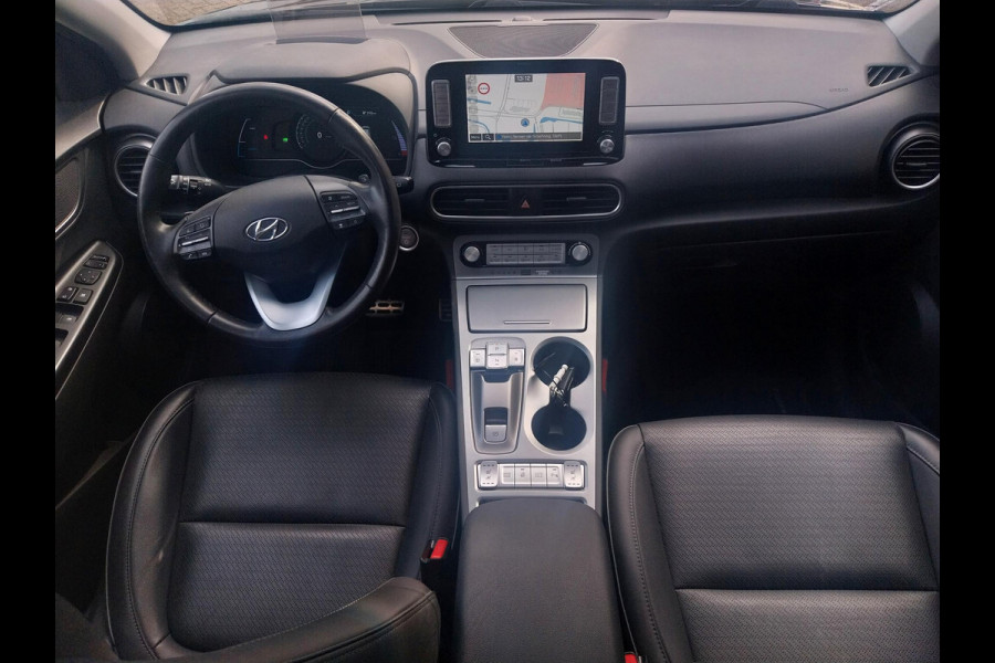 Hyundai Kona EV Premium 64 kWh | Navigatie | Schuif-/Kanteldak | 1e eigenaar | Camera |