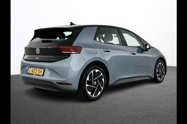 Volkswagen ID.3 Life 58 kWh Navigatie Apple Carplay/Android Auto Adaptive Cruise Control Parkeersensoren Stoel- en stuurverwarming Lichtmetalen velgen Climate Control