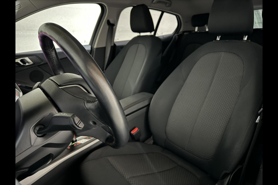 BMW 1-serie 118i Sport Black Edition Navi Cruise CarPlay NAP
