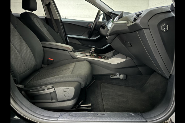 BMW 1-serie 118i Sport Black Edition Navi Cruise CarPlay NAP