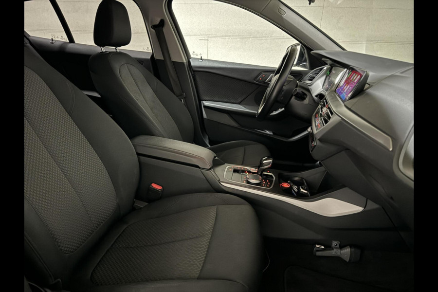BMW 1-serie 118i Sport Black Edition Navi Cruise CarPlay NAP