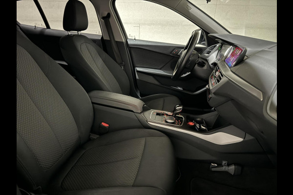 BMW 1-serie 118i Sport Black Edition Navi Cruise CarPlay NAP