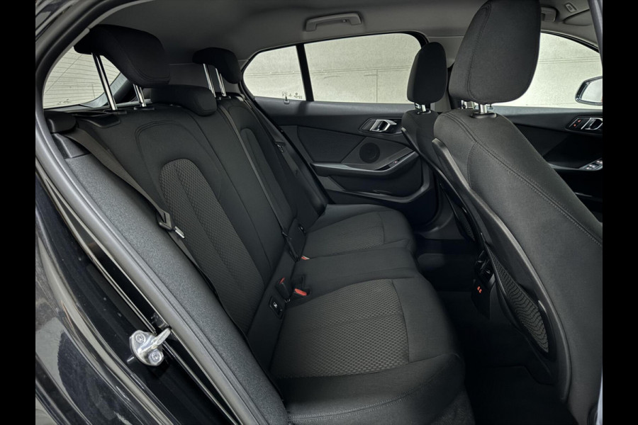 BMW 1-serie 118i Sport Black Edition Navi Cruise CarPlay NAP