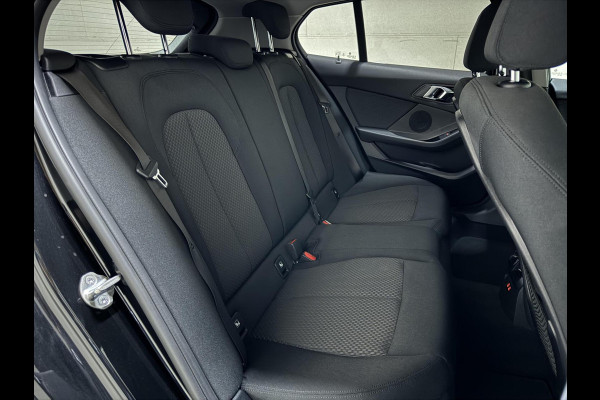 BMW 1-serie 118i Sport Black Edition Navi Cruise CarPlay NAP