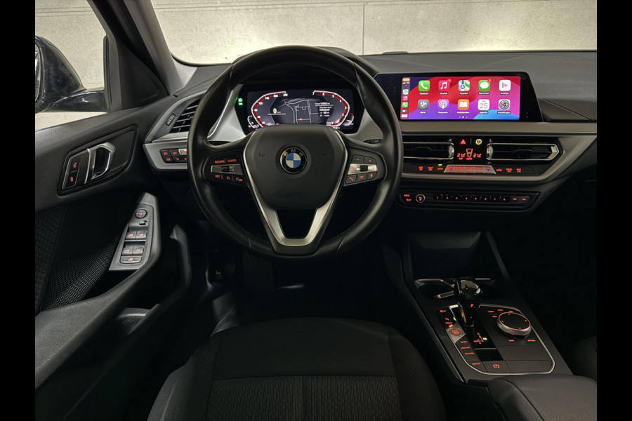 BMW 1-serie 118i Sport Black Edition Navi Cruise CarPlay NAP