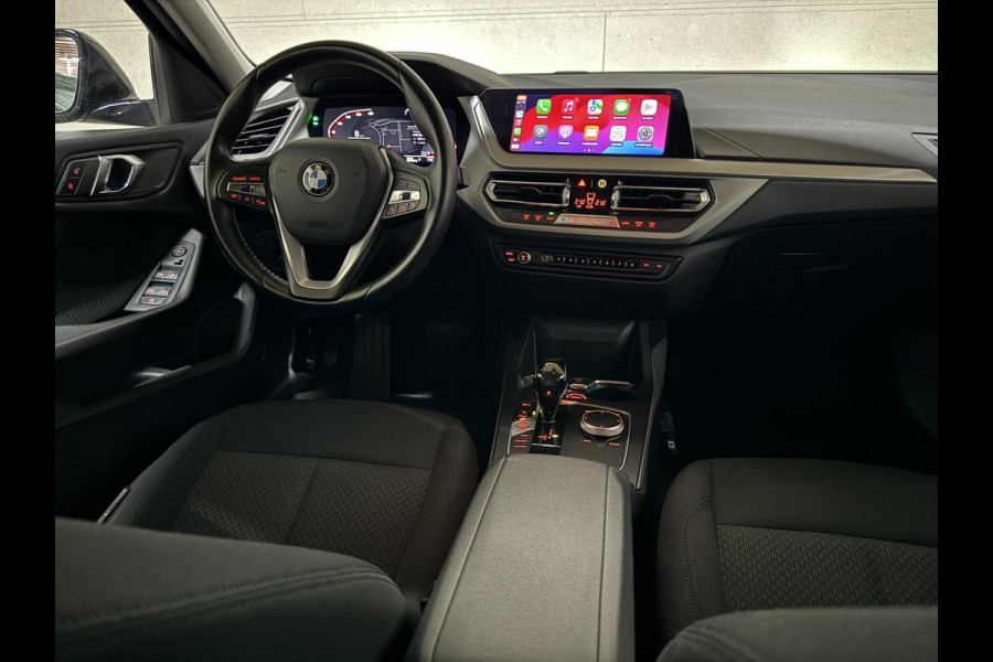 BMW 1-serie 118i Sport Black Edition Navi Cruise CarPlay NAP