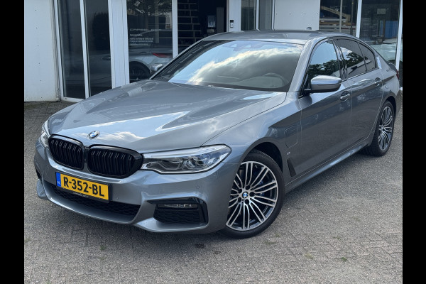 BMW 5 Serie 530e xDrive iPerformance High Executive M Pakket, 360 Camera, Harman Kardon, Navigatie . Een proefrit levert het bewijs. Neem contact op en we maken een afspraak!
