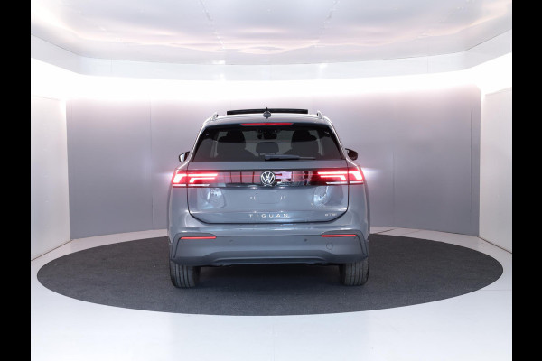 Volkswagen Tiguan 1.5 eTSI Life Edition 150 PK DSG | Verlengde garantie | Panorama dak | Trekhaak uitklapbaar | 20 "LM velgen |