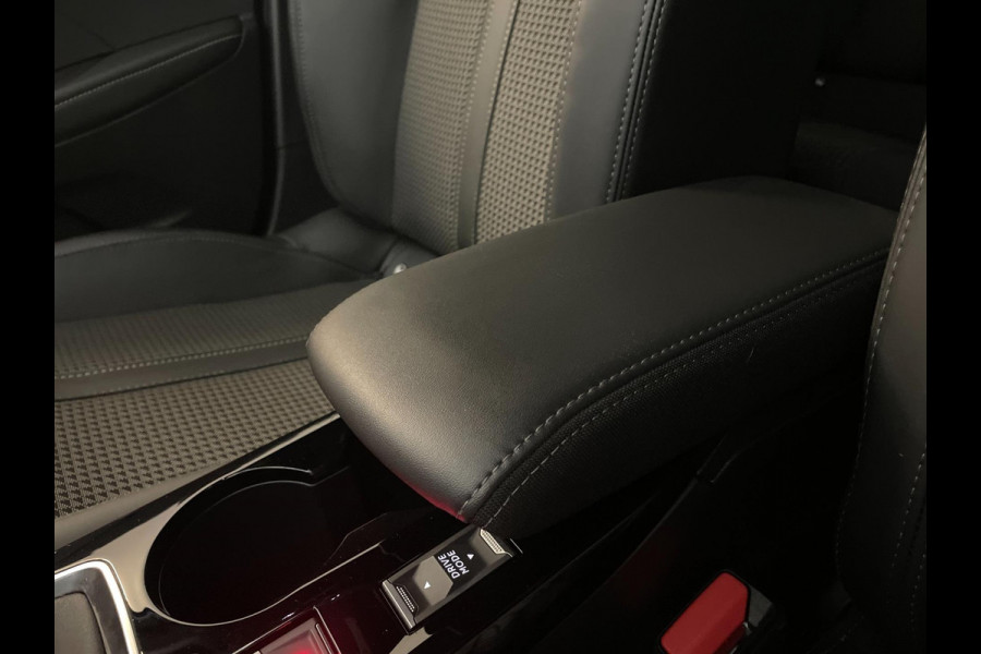 Peugeot 208 1.2 PureTech GT Pack AIRCO NAVI CRUISE BLUETOOTH LED VELGEN PRIVACYGLAS ZEER NETTE AUTO