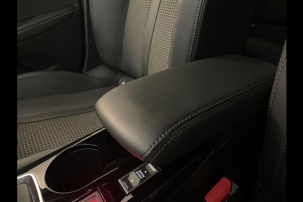 Peugeot 208 1.2 PureTech GT Pack AIRCO NAVI CRUISE BLUETOOTH LED VELGEN PRIVACYGLAS ZEER NETTE AUTO
