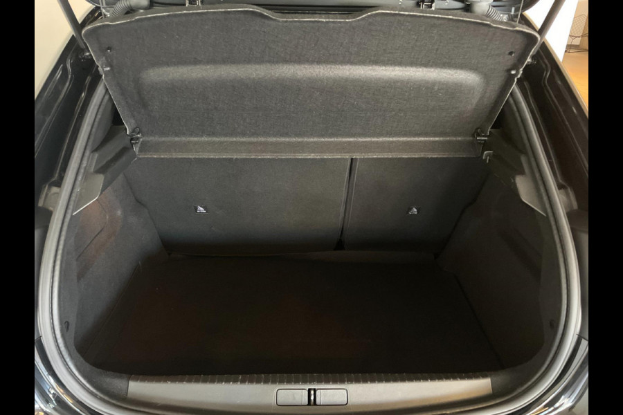 Peugeot 208 1.2 PureTech GT Pack AIRCO NAVI CRUISE BLUETOOTH LED VELGEN PRIVACYGLAS ZEER NETTE AUTO
