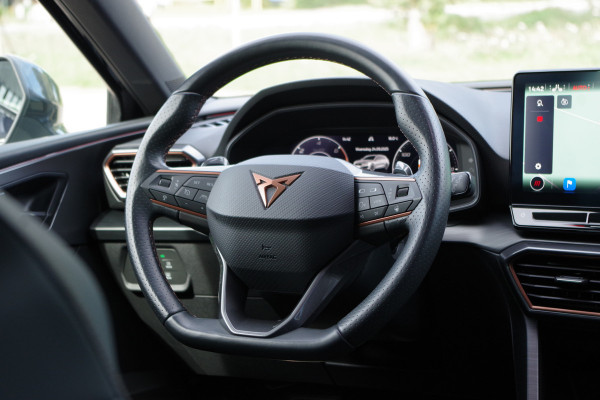 CUPRA Leon Sportstourer 1.4 e-Hybrid Business 204 PK PHEV, Winterpakket, Camera, Keyless