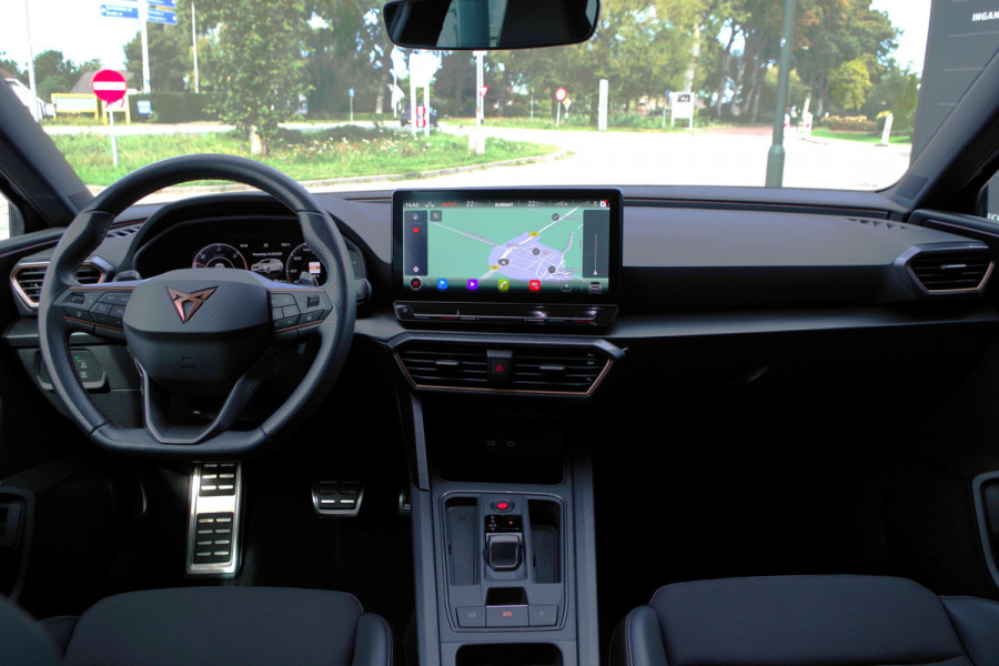CUPRA Leon Sportstourer 1.4 e-Hybrid Business 204 PK PHEV, Winterpakket, Camera, Keyless