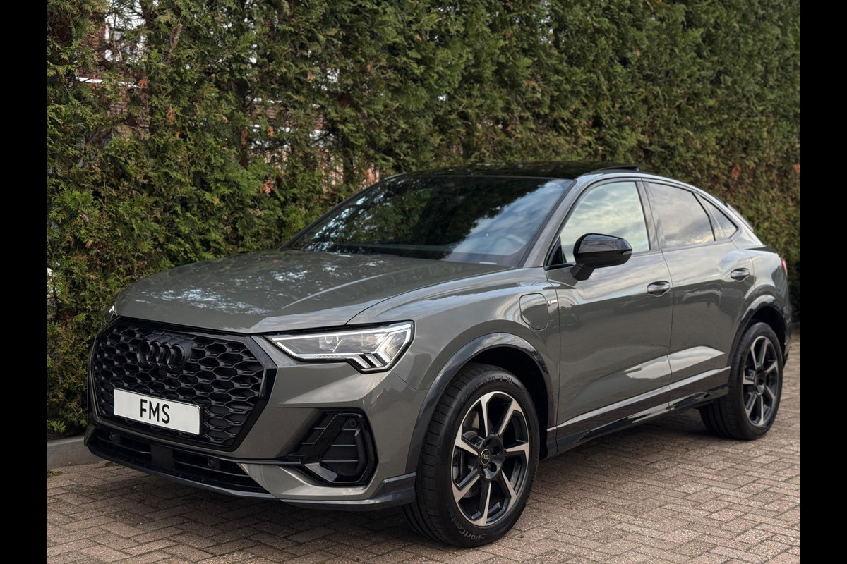 Audi Q3 Sportback 45 TFSI e 3x S-Line Panorama Camera